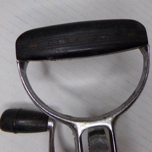 Vintage Besto Hand Held Manual Egg Beater Mixer Whisk - Picture 7 of 10